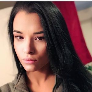 Meet your Posher, Estrella